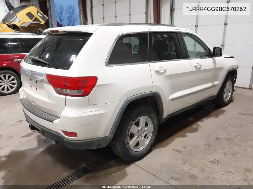 1J4RR4GG9BC670262 2011 Jeep Grand Cherokee Laredo