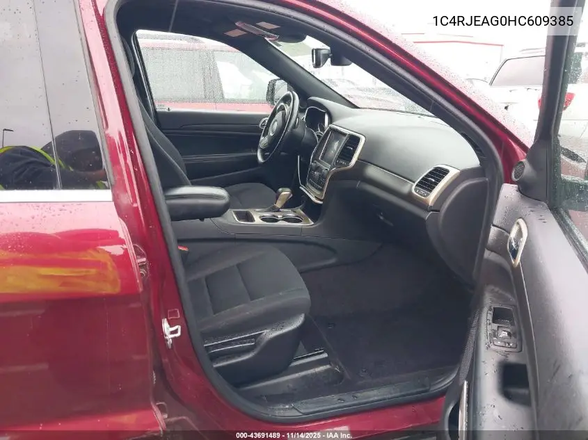 1C4RJEAG0HC609385 2017 Jeep Grand Cherokee Laredo 4X2
