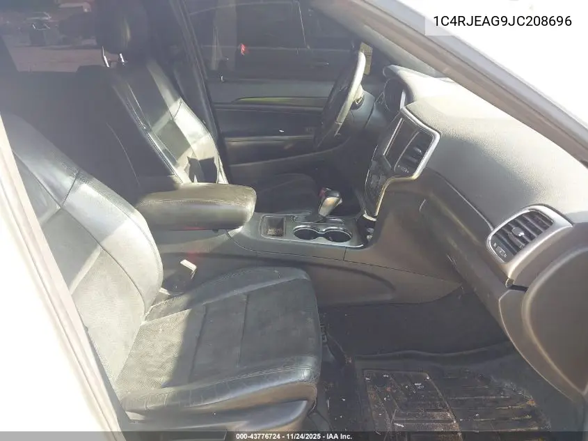 1C4RJEAG9JC208696 2018 Jeep Grand Cherokee Altitude 4X2