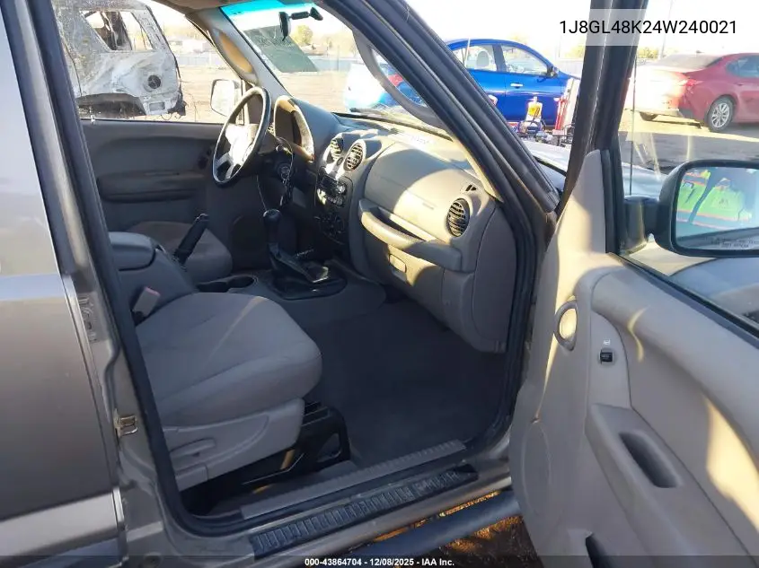 1J8GL48K24W240021 2004 Jeep Liberty Sport