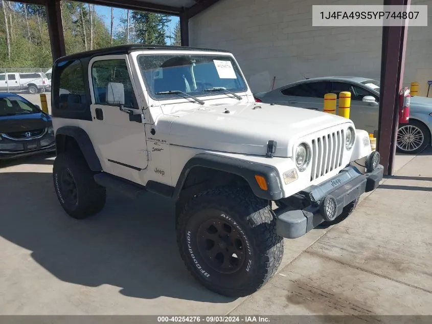 1J4FA49S5YP744807 2000 Jeep Wrangler Sport