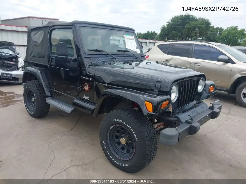 2002 Jeep Wrangler Sahara VIN: 1J4FA59SX2P742726 Lot: 39511183