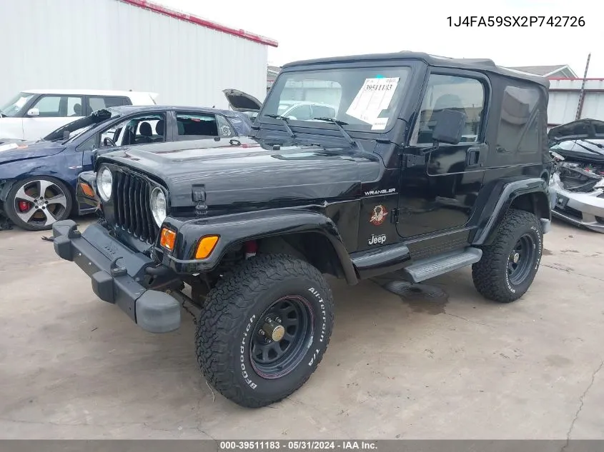 1J4FA59SX2P742726 2002 Jeep Wrangler Sahara