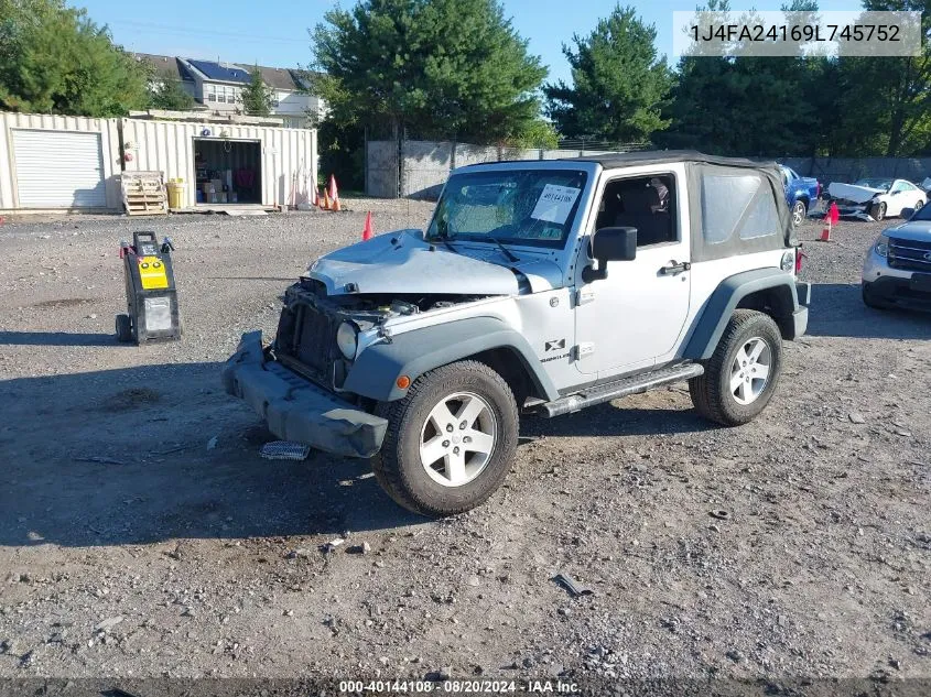 2009 Jeep Wrangler X VIN: 1J4FA24169L745752 Lot: 40144108