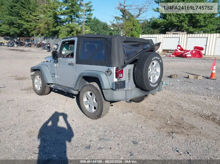 2009 Jeep Wrangler X VIN: 1J4FA24169L745752 Lot: 40144108