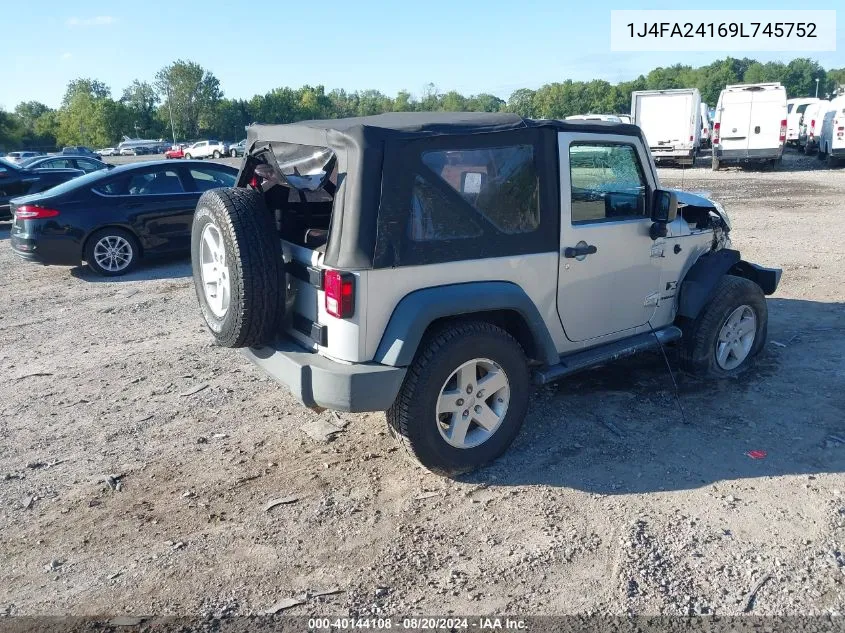 2009 Jeep Wrangler X VIN: 1J4FA24169L745752 Lot: 40144108