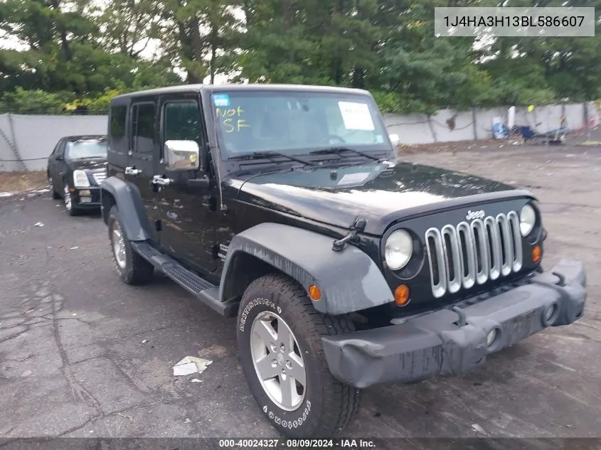 2011 Jeep Wrangler Unlimited Sport VIN: 1J4HA3H13BL586607 Lot: 40024327