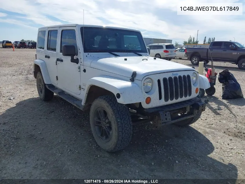 1C4BJWEG7DL617849 2013 Jeep Wrangler Unlimited Sahara