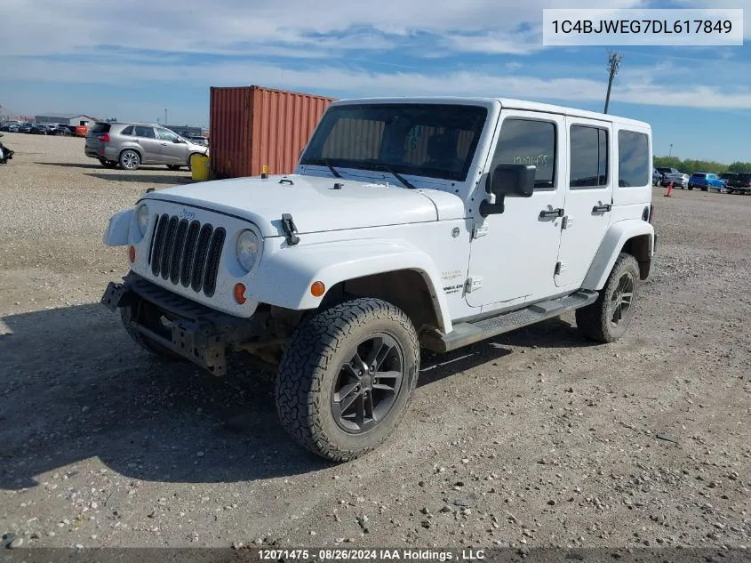 1C4BJWEG7DL617849 2013 Jeep Wrangler Unlimited Sahara