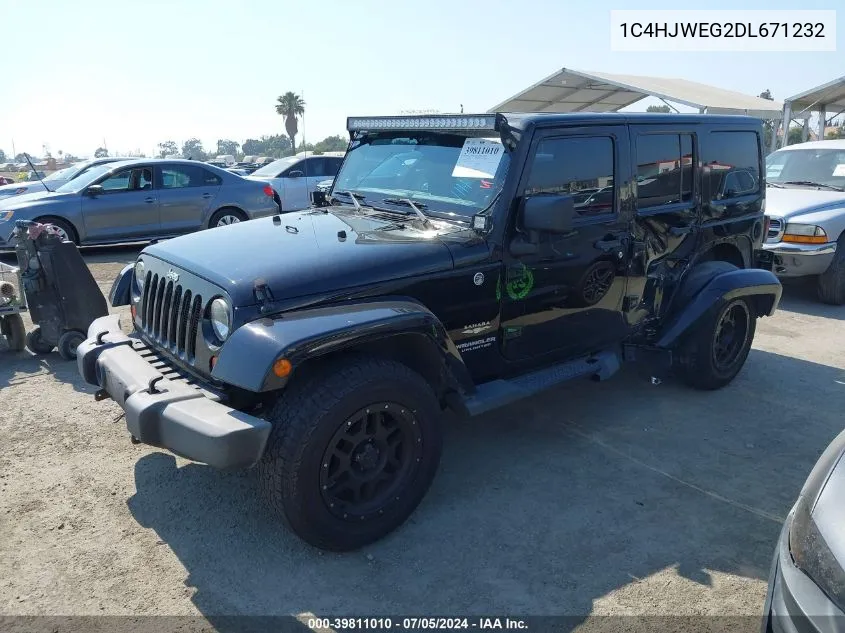 1C4HJWEG2DL671232 2013 Jeep Wrangler Unlimited Sahara