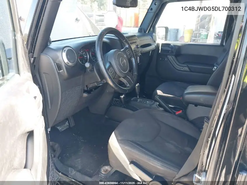 1C4BJWDG5DL700312 2013 Jeep Wrangler Unlimited Sport