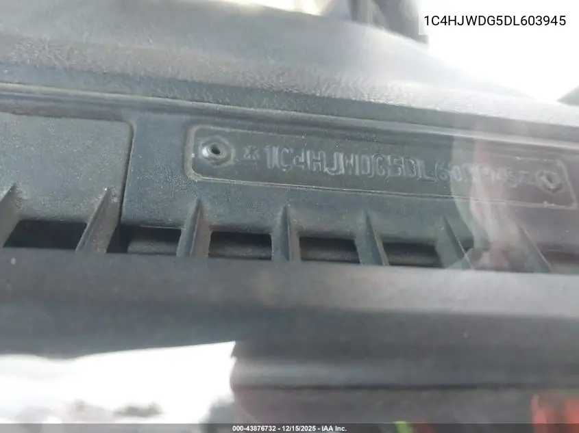 1C4HJWDG5DL603945 2013 Jeep Wrangler Unlimited Sport