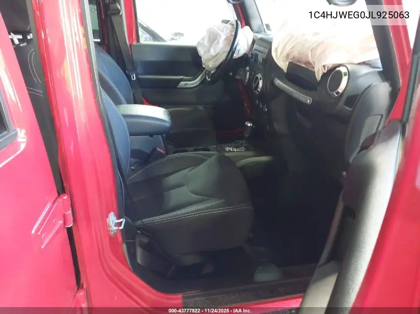 1C4HJWEG0JL925063 2018 Jeep Wrangler Jk Unlimited Sahara 4X4