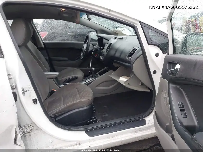 KNAFX4A66G5575262 2016 Kia Forte Lx
