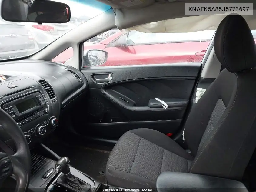 KNAFK5A85J5773697 2018 Kia Forte Lx