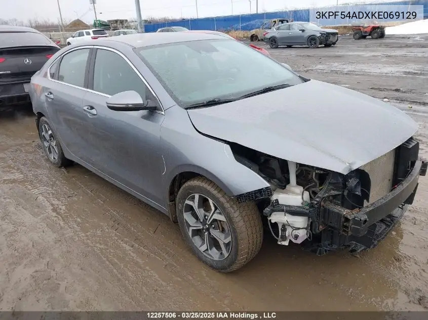 3KPF54ADXKE069129 2019 Kia Forte