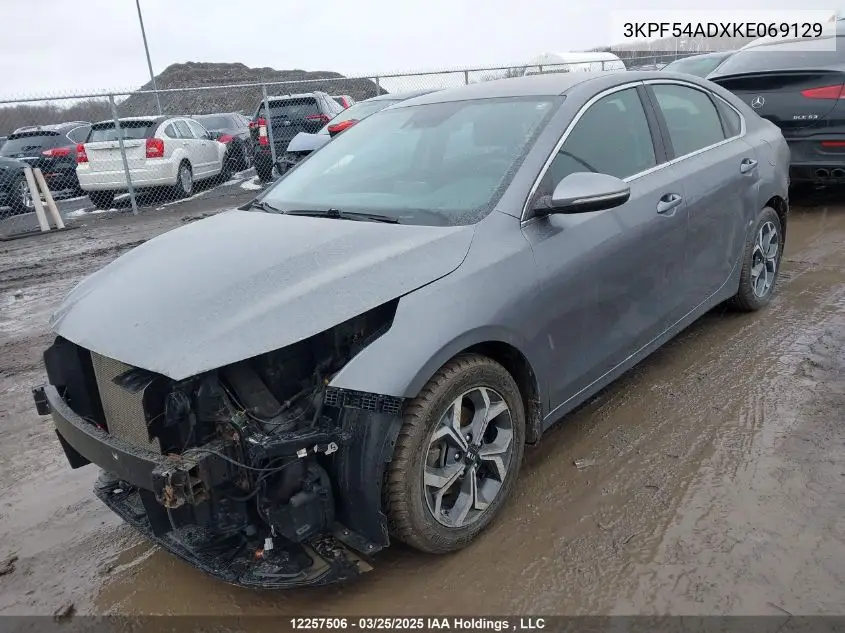 3KPF54ADXKE069129 2019 Kia Forte