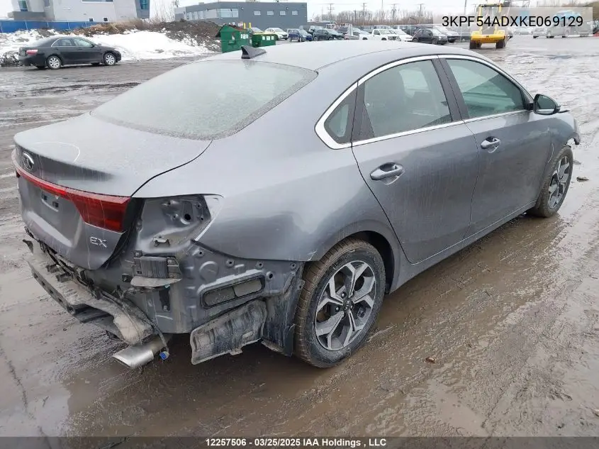 3KPF54ADXKE069129 2019 Kia Forte