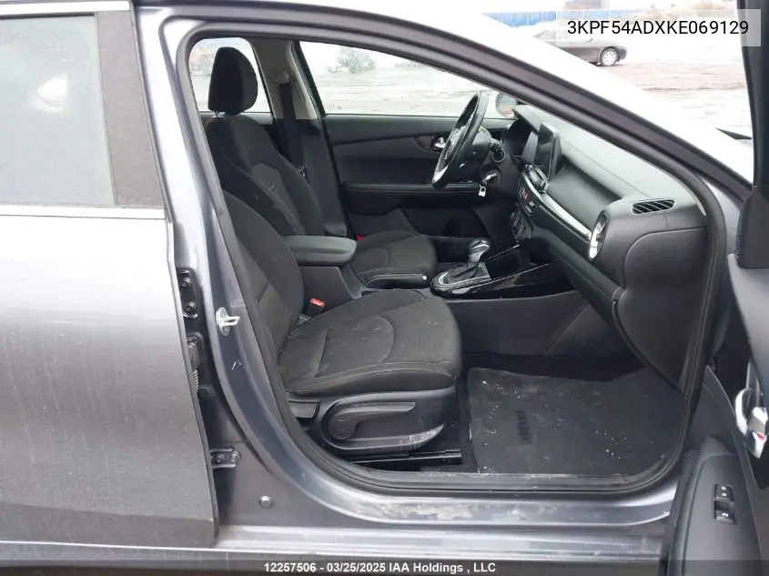 3KPF54ADXKE069129 2019 Kia Forte