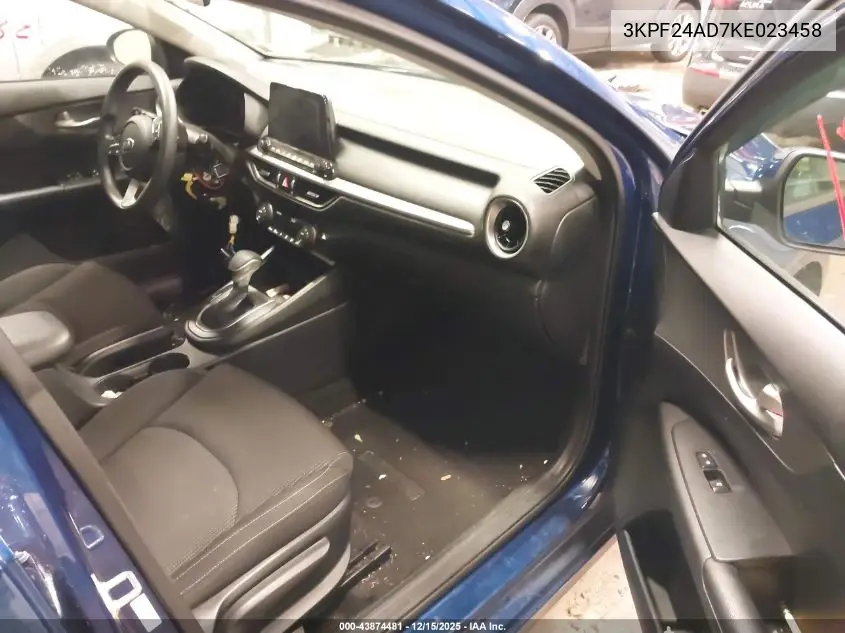 3KPF24AD7KE023458 2019 Kia Forte Lxs