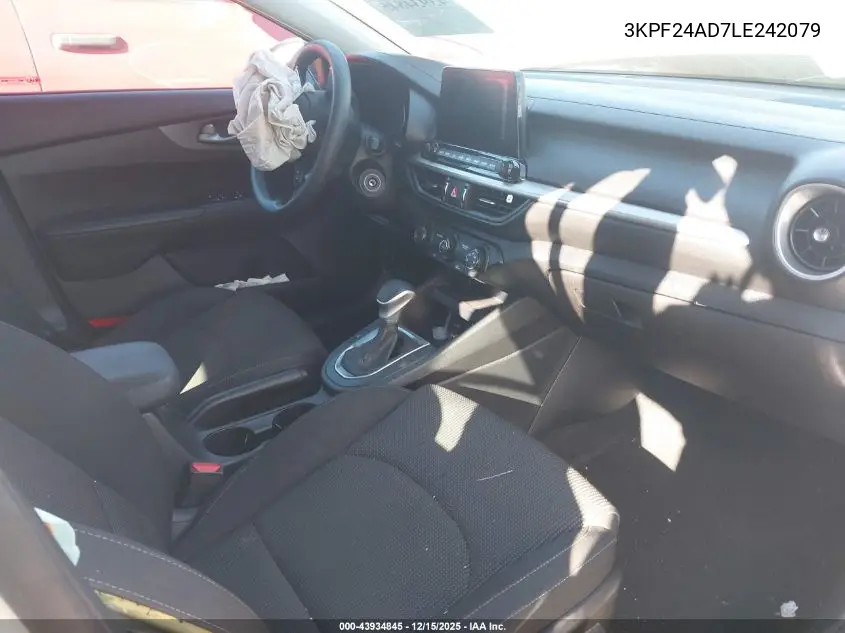 3KPF24AD7LE242079 2020 Kia Forte Lxs