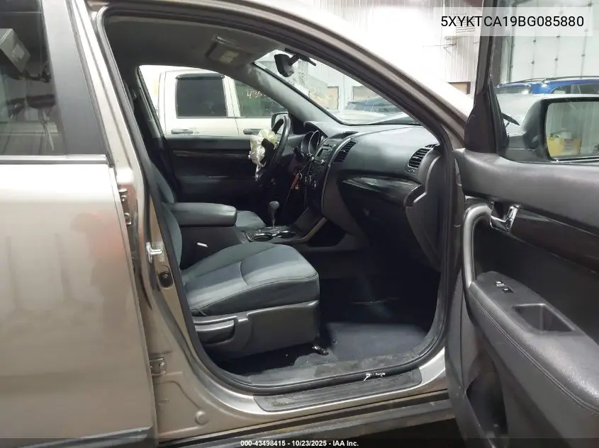 5XYKTCA19BG085880 2011 Kia Sorento Lx