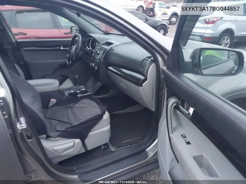 5XYKT3A17BG044857 2011 Kia Sorento Lx