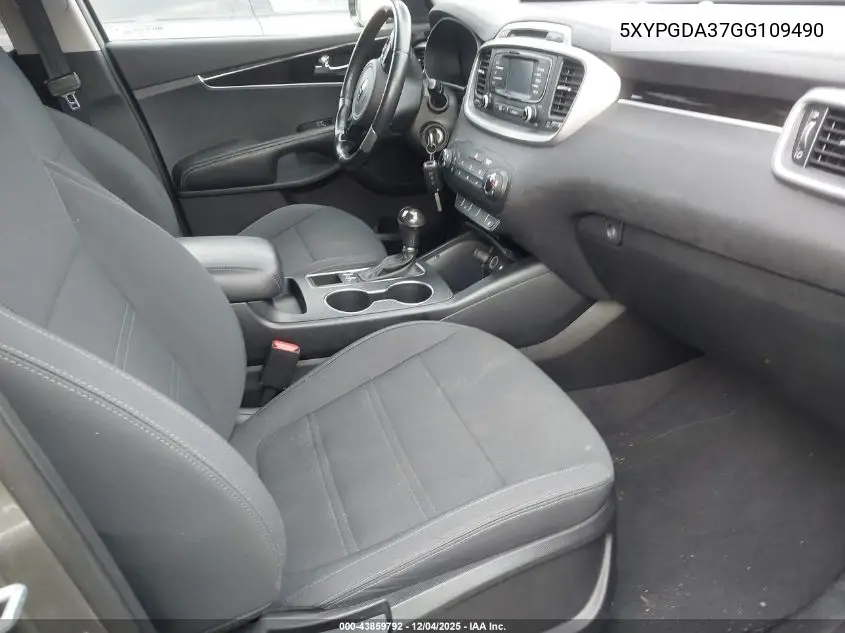 5XYPGDA37GG109490 2016 Kia Sorento 2.4L Lx