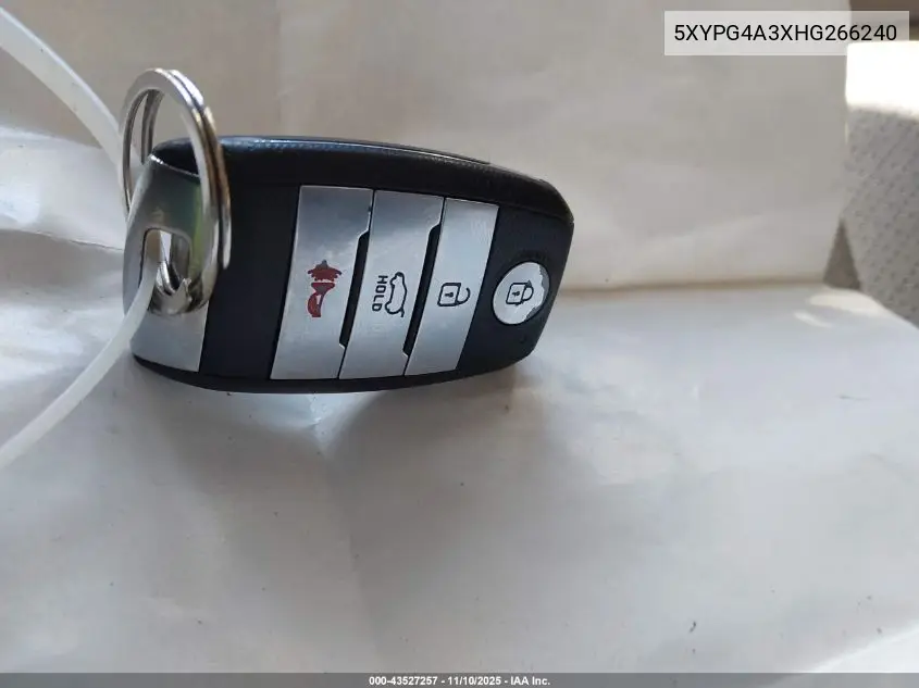 5XYPG4A3XHG266240 2017 Kia Sorento 2.4L Lx