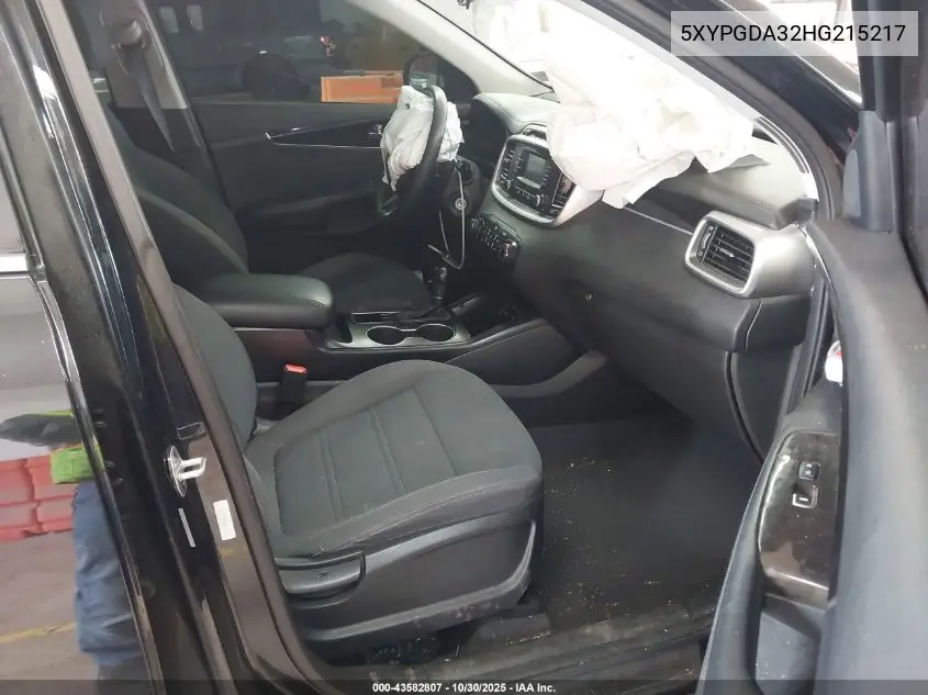 5XYPGDA32HG215217 2017 Kia Sorento 2.4L Lx