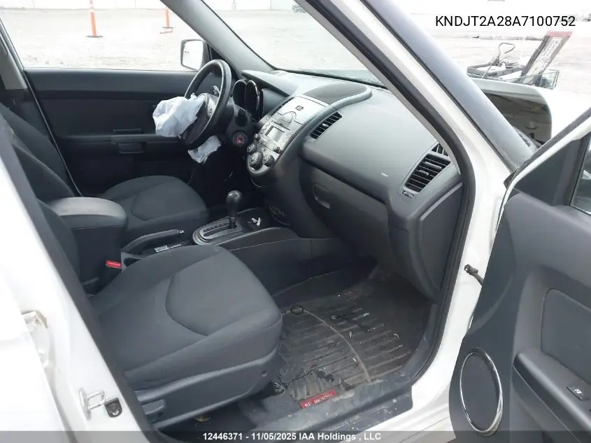 KNDJT2A28A7100752 2010 Kia Soul 4U