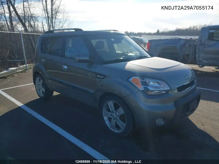 KNDJT2A29A7055174 2010 Kia Soul +/!/Sport