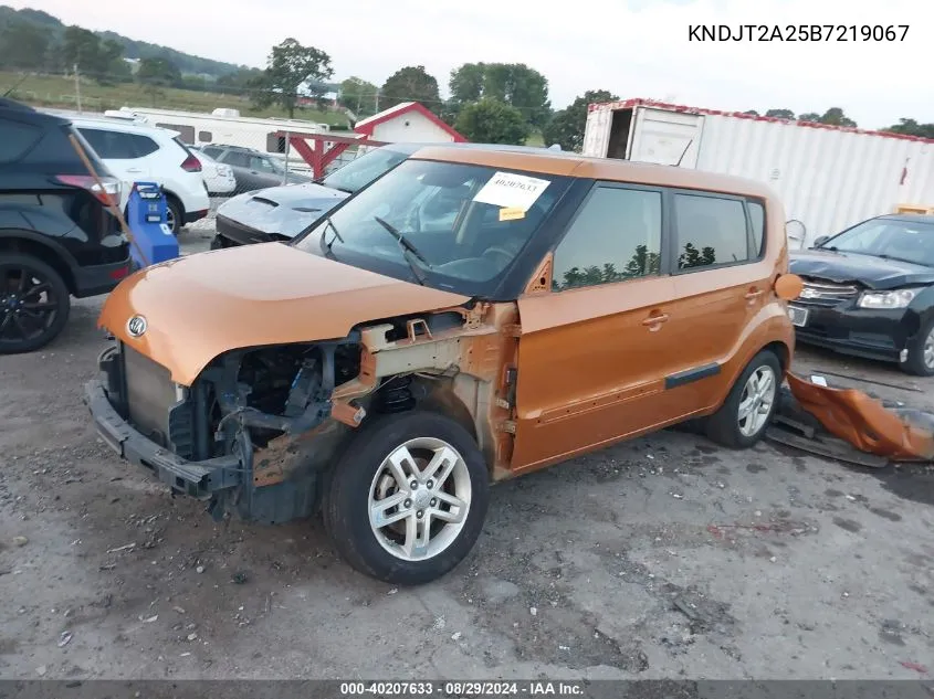 KNDJT2A25B7219067 2011 Kia Soul +