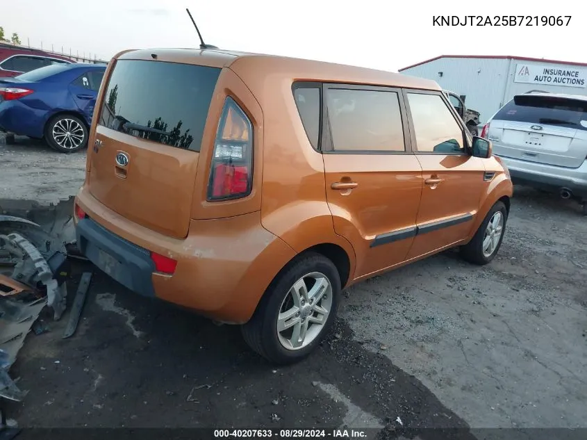 KNDJT2A25B7219067 2011 Kia Soul +