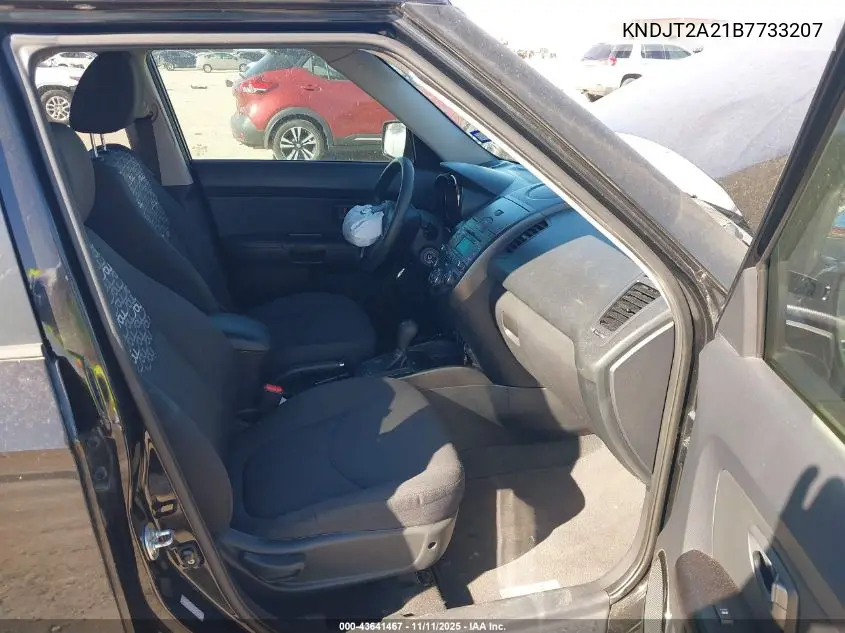 KNDJT2A21B7733207 2011 Kia Soul +