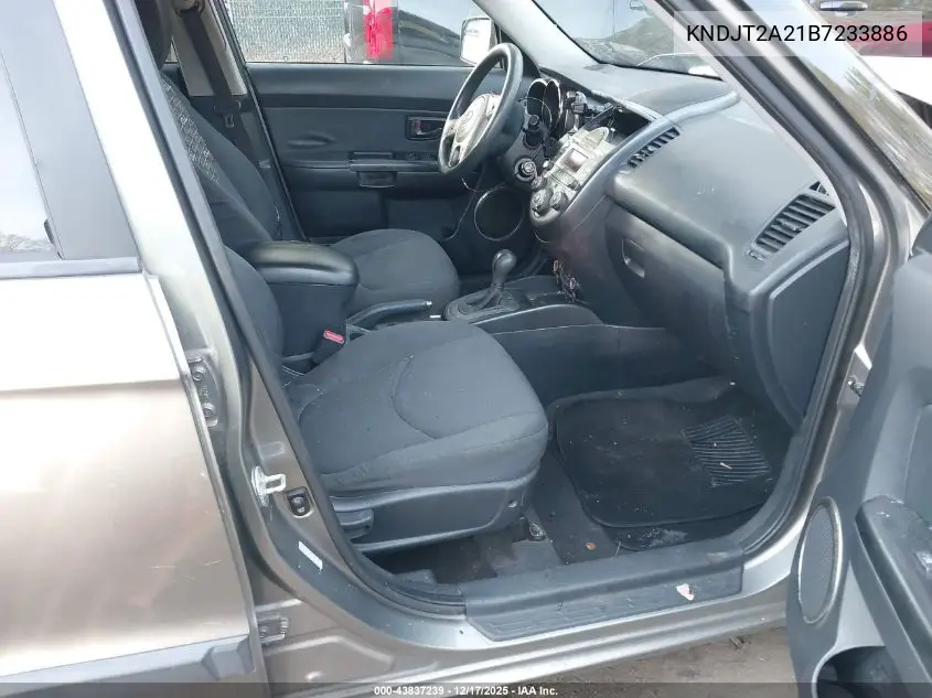 KNDJT2A21B7233886 2011 Kia Soul +