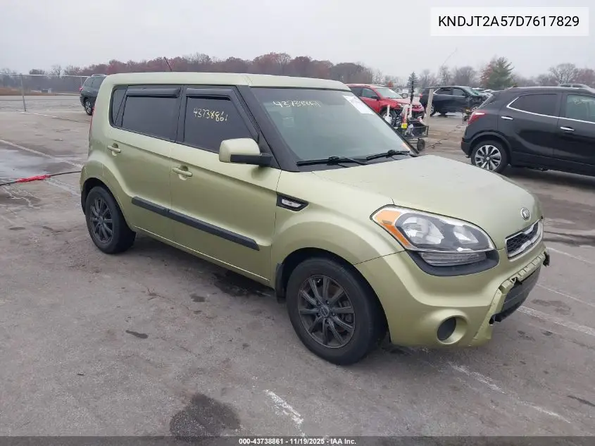 KNDJT2A57D7617829 2013 Kia Soul