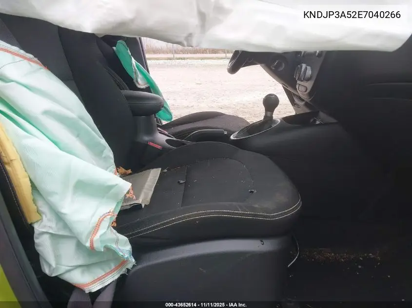 KNDJP3A52E7040266 2014 Kia Soul +