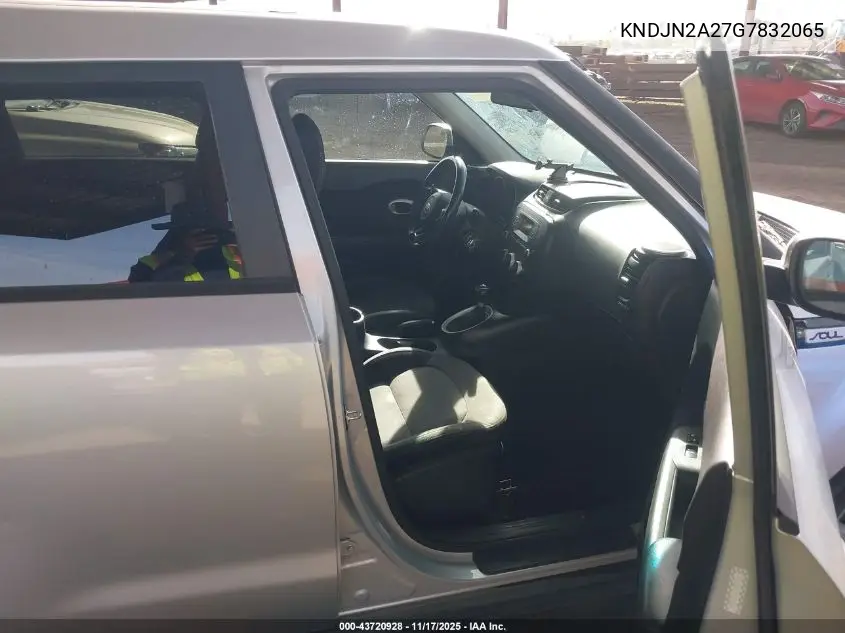 KNDJN2A27G7832065 2016 Kia Soul