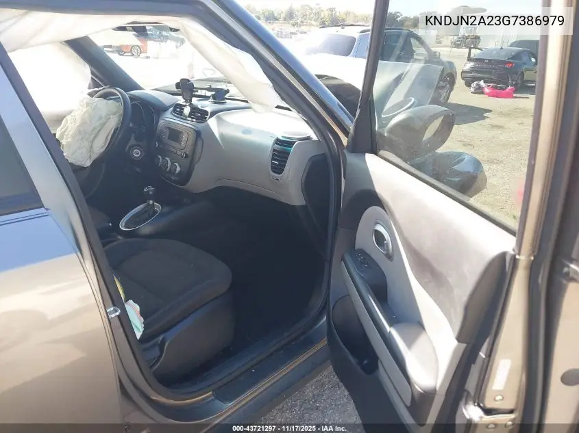 KNDJN2A23G7386979 2016 Kia Soul