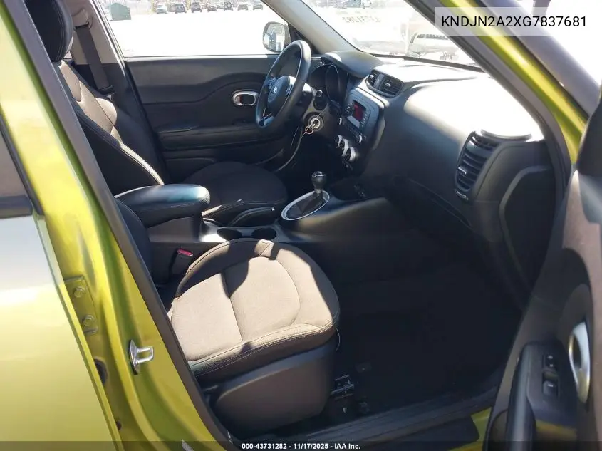 KNDJN2A2XG7837681 2016 Kia Soul