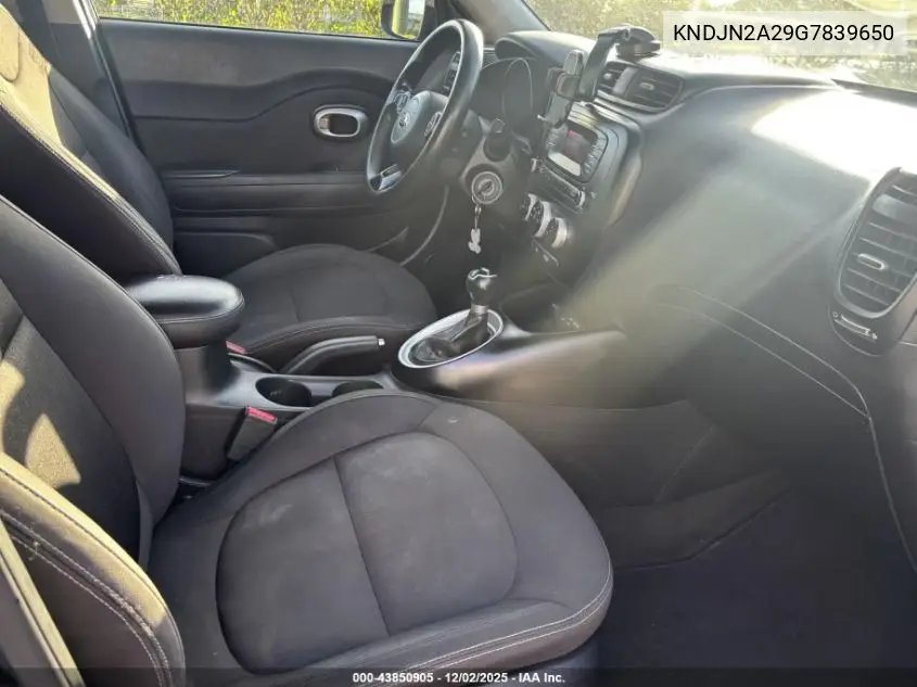 KNDJN2A29G7839650 2016 Kia Soul