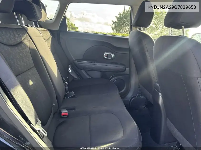 KNDJN2A29G7839650 2016 Kia Soul