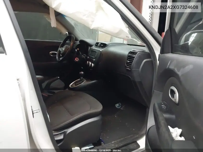 KNDJN2A2XG7324608 2016 Kia Soul