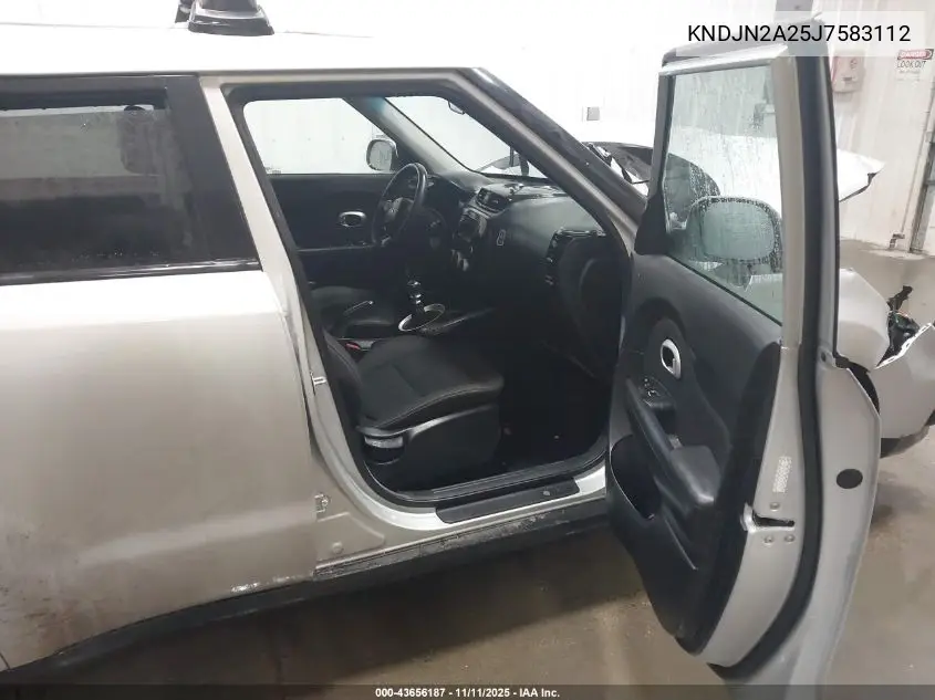 KNDJN2A25J7583112 2018 Kia Soul