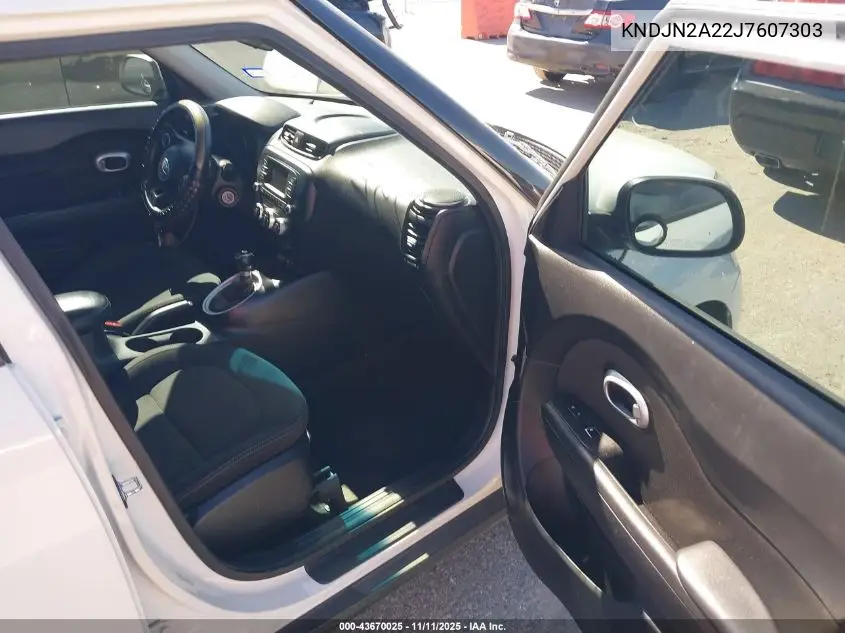 KNDJN2A22J7607303 2018 Kia Soul !