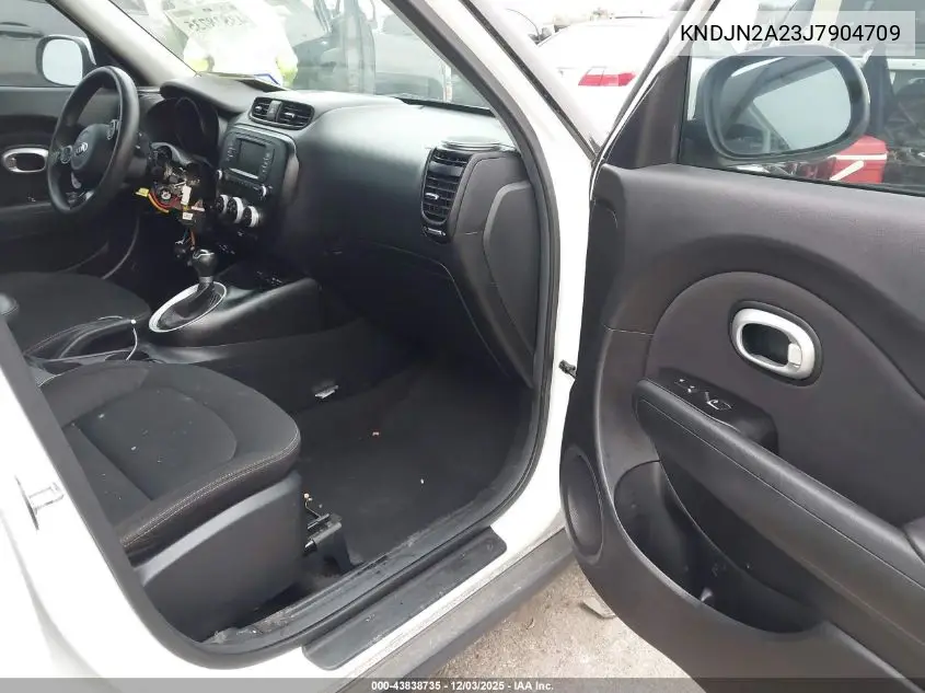 KNDJN2A23J7904709 2018 Kia Soul