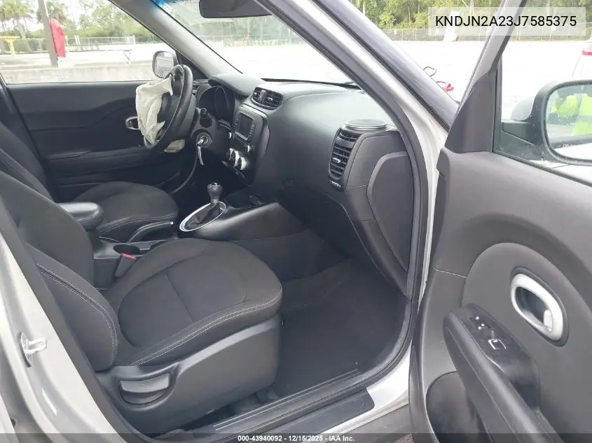 KNDJN2A23J7585375 2018 Kia Soul