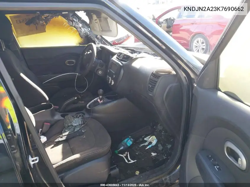 KNDJN2A23K7690662 2019 Kia Soul !