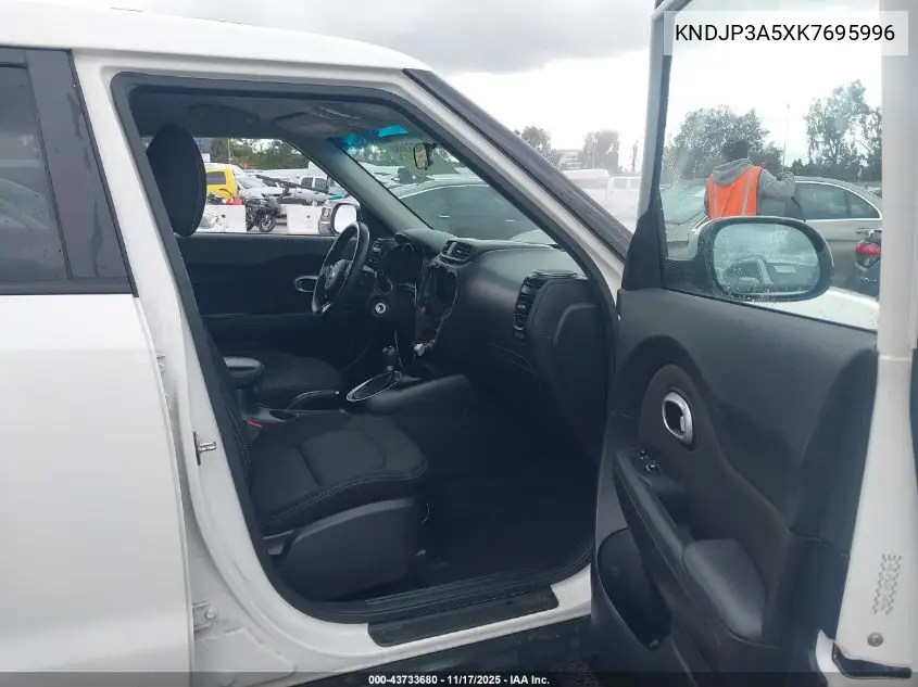 KNDJP3A5XK7695996 2019 Kia Soul +